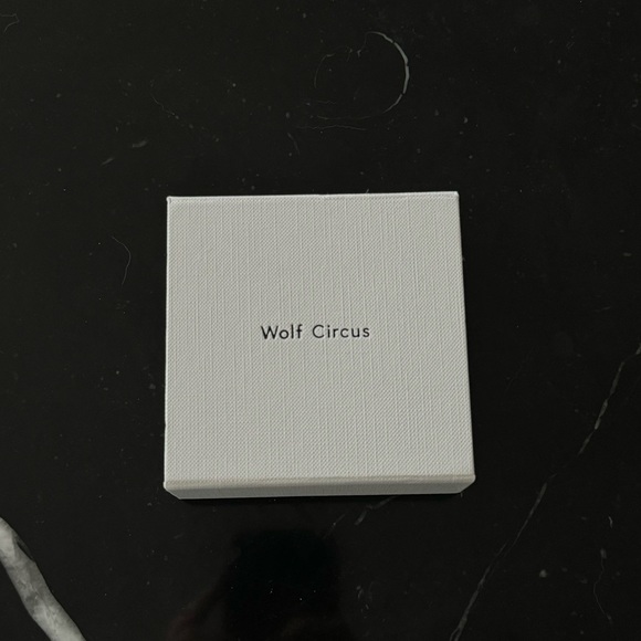 Wolf Circus_Pearl Necklaces - Picture 6 of 10